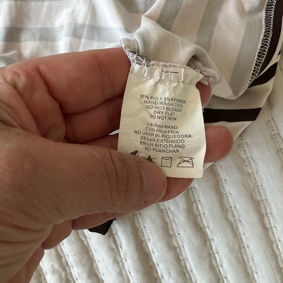 CRISTINA LOVE Short Sleeve Striped Dress Size Medium for Woman EUC - Picture 10 of 10